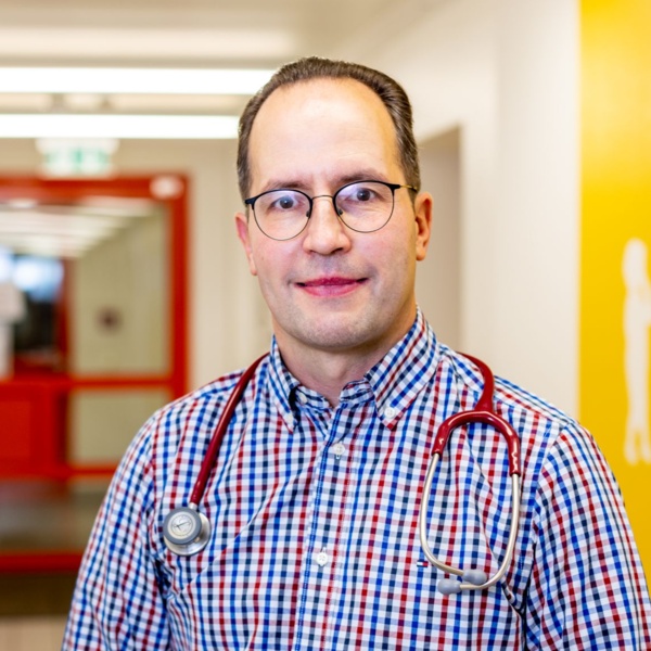 Dr. med. Stefan Peter | Facharzt für Kinder- und Jugendmedizin, Neonatologe